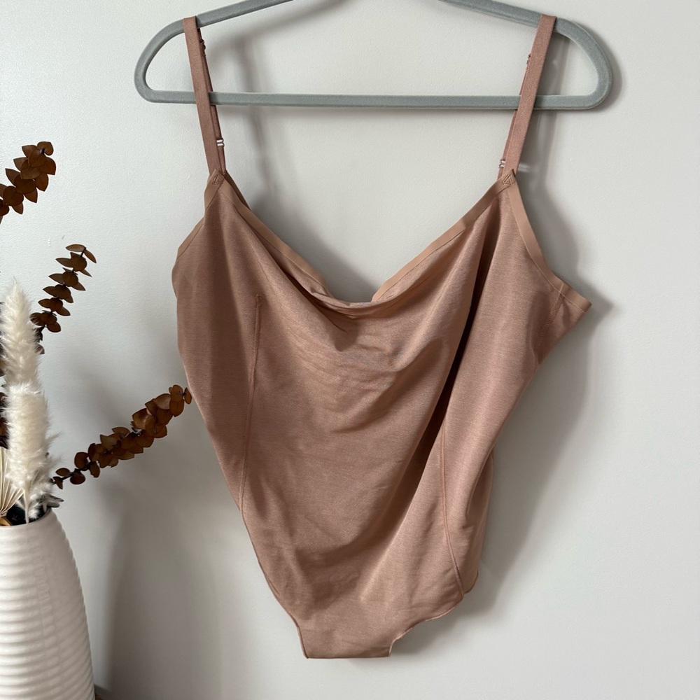SKIMS • BODYSUIT